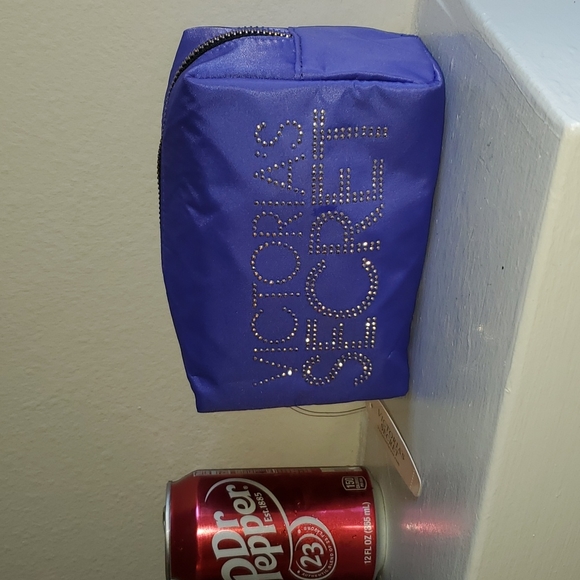 New Victoria's Secret Bling Spellout Travel Makeup Cosmetic Pouch Bag NWT - Picture 2 of 9